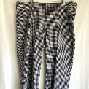 VNTG Catonnier Anthropologie Black and White Houndstooth Straight Leg Pants